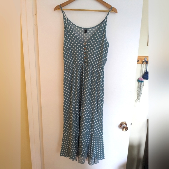 2/$20 Summer dress - Picture 2 of 6